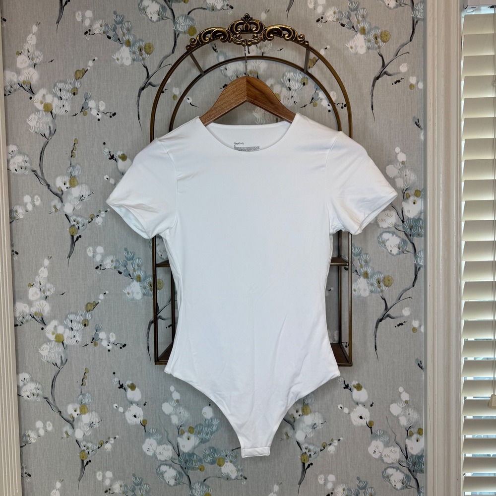 GapBody Second Skin Bodysuit Womens Small White Short Sleeve Crew Neck 778247-01